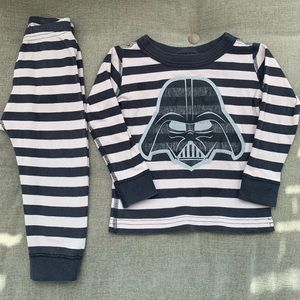 ❌ SOLD ❌ Hanna Andersson Size 80 Darth Vader pajamas